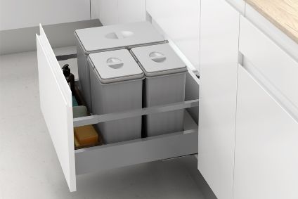 Cubos de reciclaje integrados en el cajón de la cocina